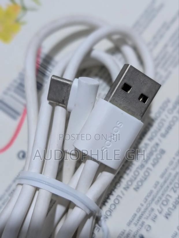 Sonos Lunar White Roam Usb a-C Charging Cable · Photo 2