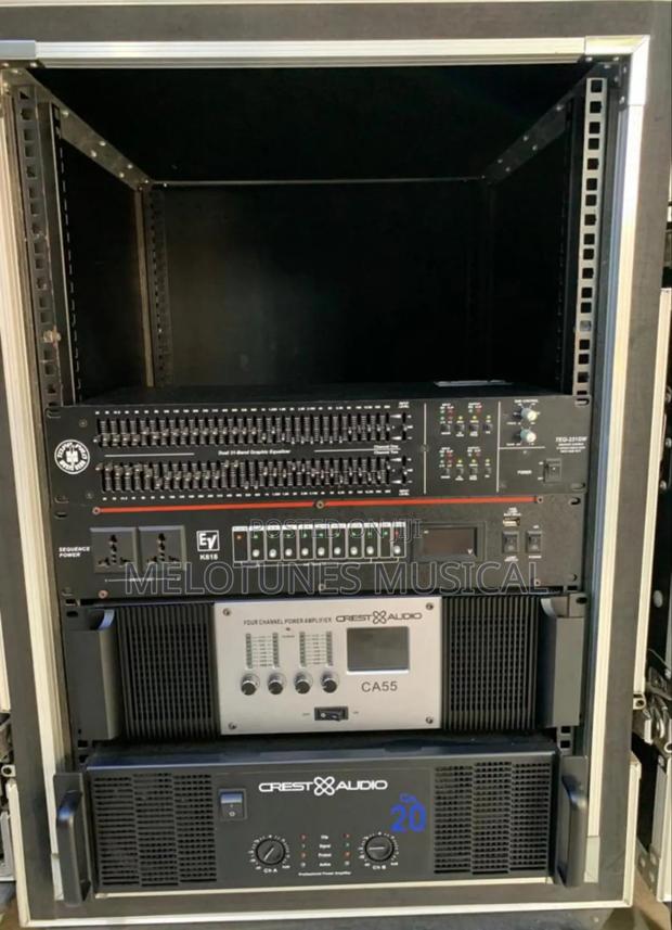 Full Set Amplifier Rack · Photo 1