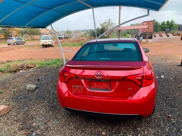 Toyota Corolla SE (1.8L 4cyl 2A) 2019 Red · Photo 1