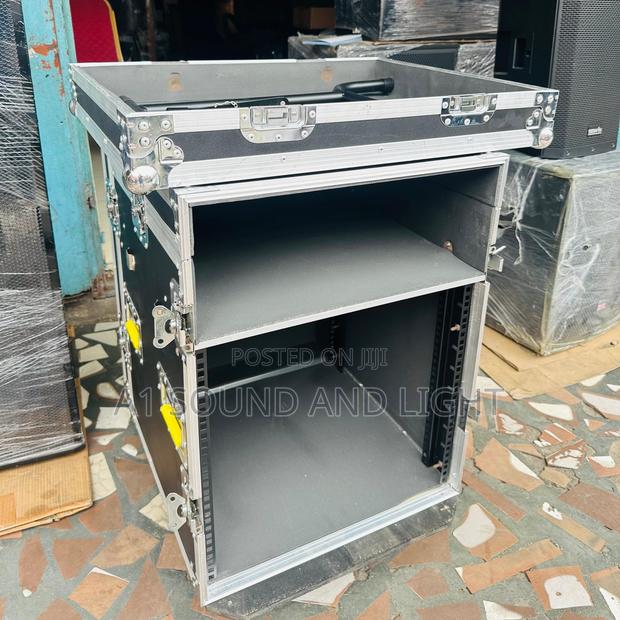 14u Dj Style Amplifier Rack / Gig Rack · Photo 2