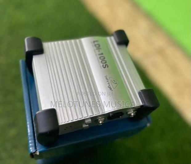 Behringer Ultra-Di Di100 Active Direct Injection (Di) Box. · Photo 1