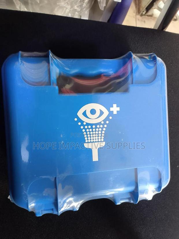 Eye Wash Kit - Portable. · Photo 2