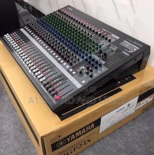 Yamaha Mgp24x 24 Channels Mixer · Photo 1
