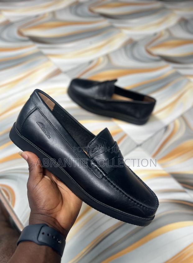 Classy Clarks Loafers All Black Available · Photo 1