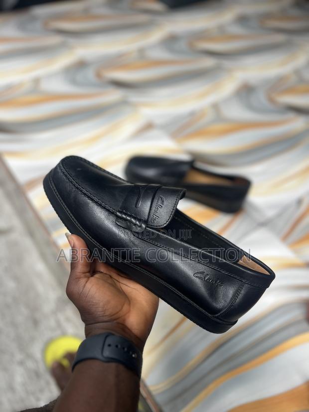 Classy Clarks Loafers All Black Available · Photo 2