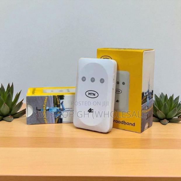 Universal Pocket Mifi With a Screen Display (45788) · Photo 1