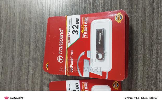 32gb Pen Drive Transcend 32gb Flash Drive · Photo 3