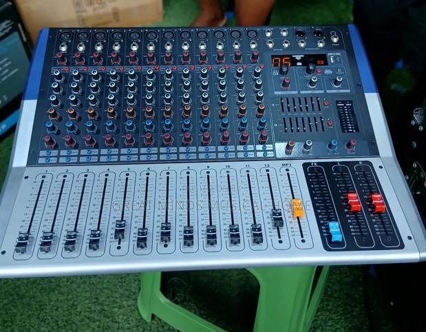 Yamaha Kv16 Powered Mixer · Photo 1