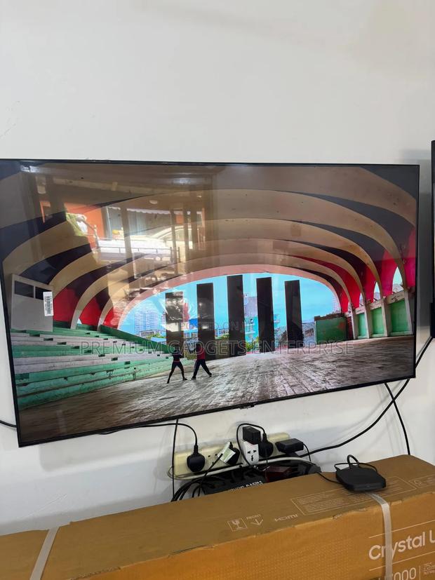Samsung Purcolor 55" Used Crystal Uhd 4k Smart TV Cu7000 · Photo 1