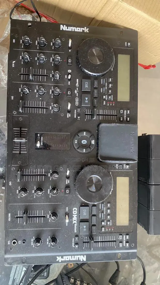 Numark Mixer · Photo 1