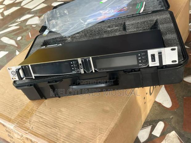 Shure Hy-5000 Dual Professional Wireless Microphone System · Photo 3