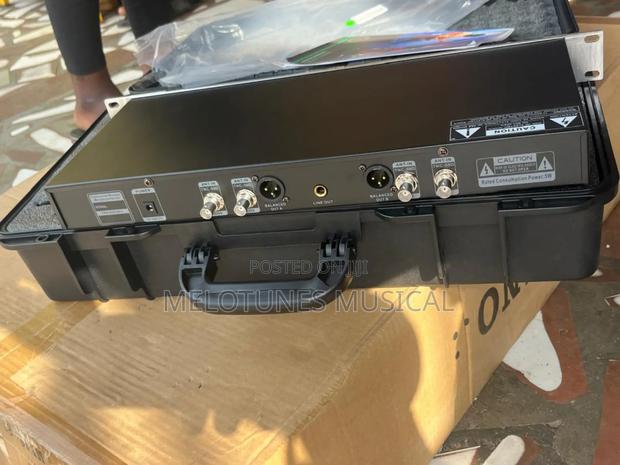 Shure Hy-5000 Dual Professional Wireless Microphone System · Photo 4