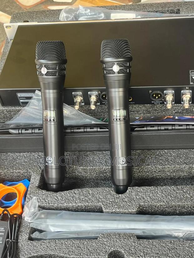 Shure Hy-5000 Dual Professional Wireless Microphone System · Photo 1