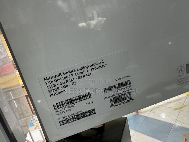 New Microsoft Surface Laptop Studio 2 16GB Intel Core i7 SSD 512GB · Photo 1
