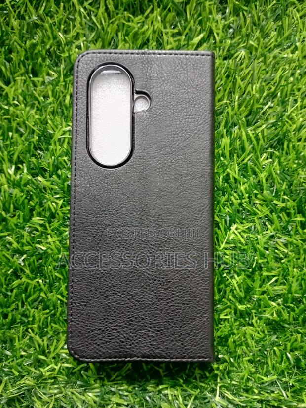 Z Fold 7 Leather Case With Inbuilt Protector · Photo 2