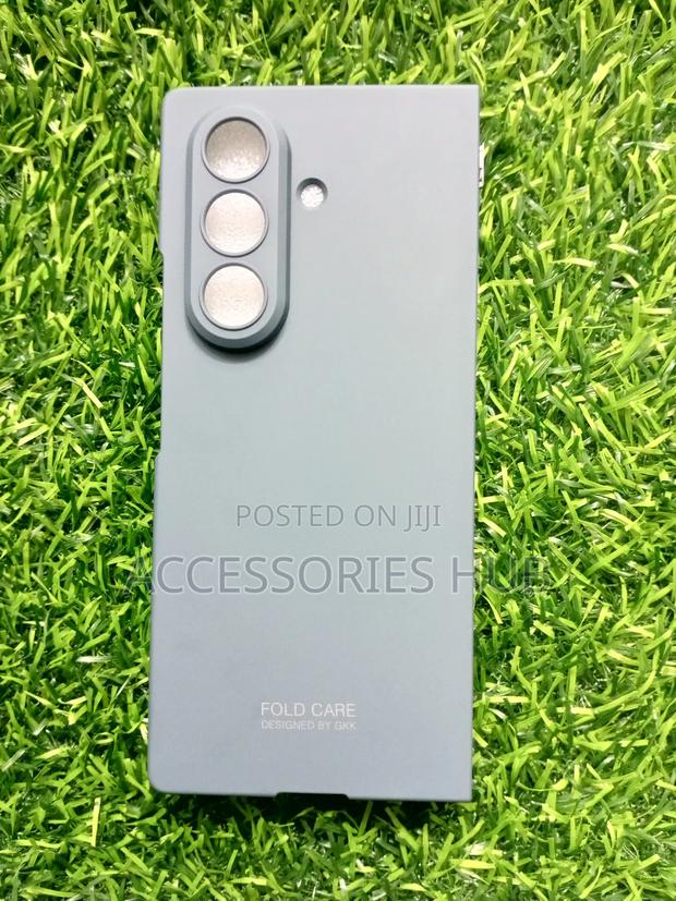 Z Fold 7 Case With Protector · Photo 3