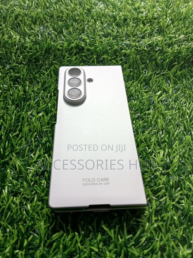 Z Fold 7 Case With Protector · Photo 5