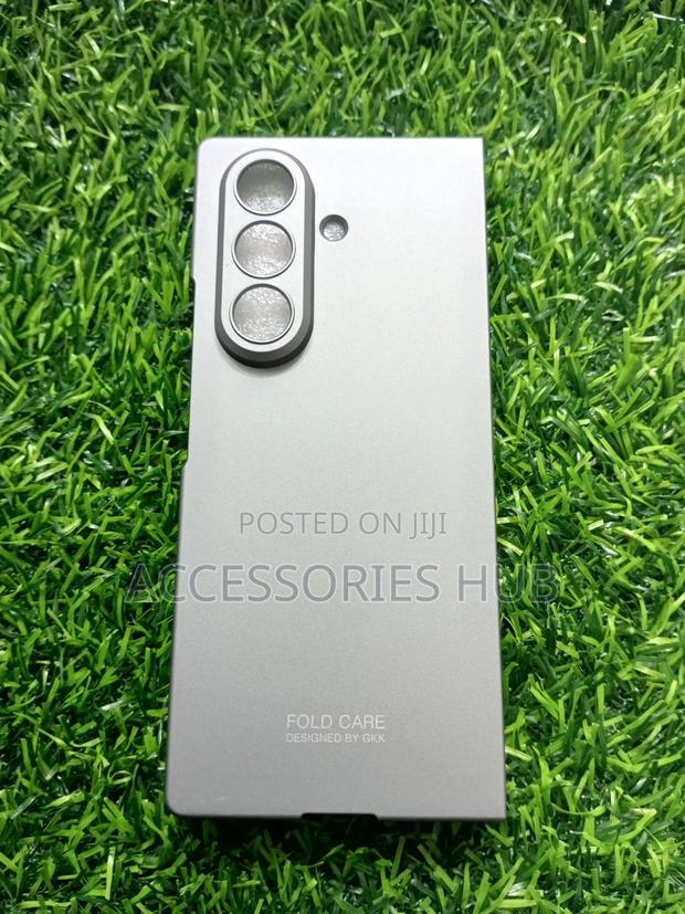 Z Fold 7 Case With Protector · Photo 7