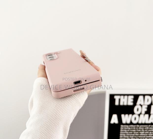 Silicone Case Available for Samsung Z Fold 7 and Z Fold 3 · Photo 8