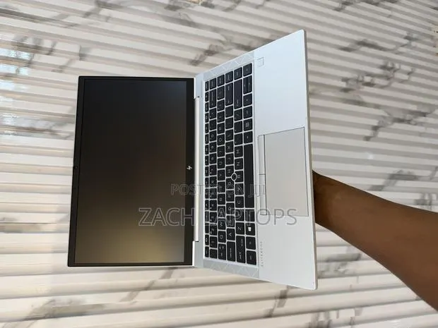 Laptop HP EliteBook 840 G8 8GB Intel Core I5 SSD 256GB · Photo 1