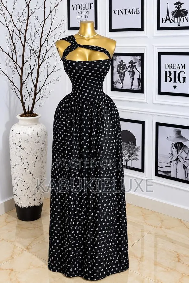 Elegant Black Polka Dot Maxi Dress · Photo 1