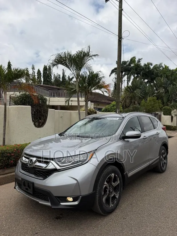 Honda CR-V Touring AWD 2018 Silver · Photo 1