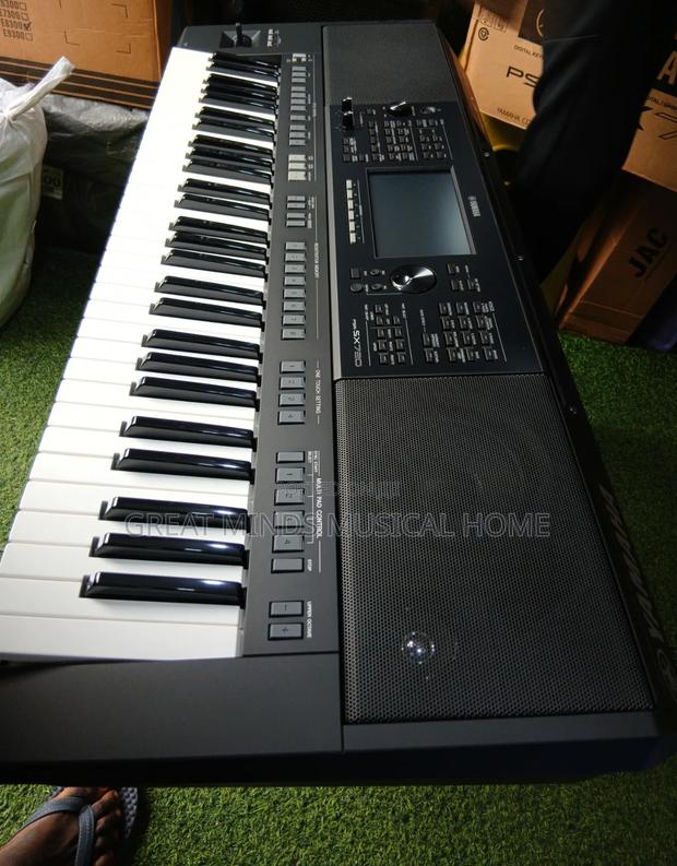 Yamaha PSR Sx 720 Professional Keyboard · Photo 1