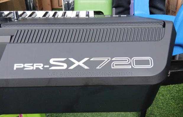 Yamaha PSR Sx 720 Professional Keyboard · Photo 2