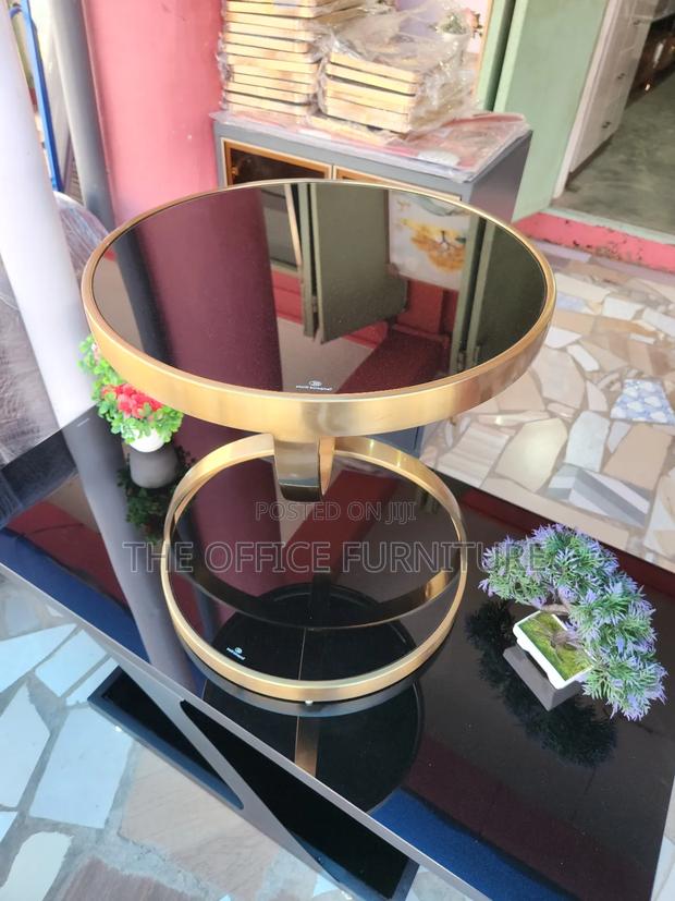 Gold Round Coffee Table · Photo 2