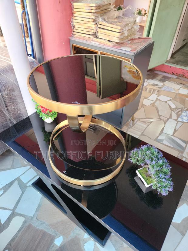 Gold Round Coffee Table · Photo 1