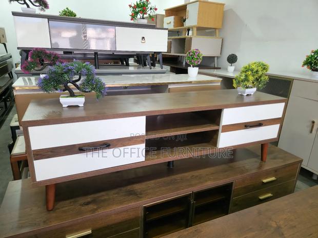 Wooden Tv Console · Photo 1