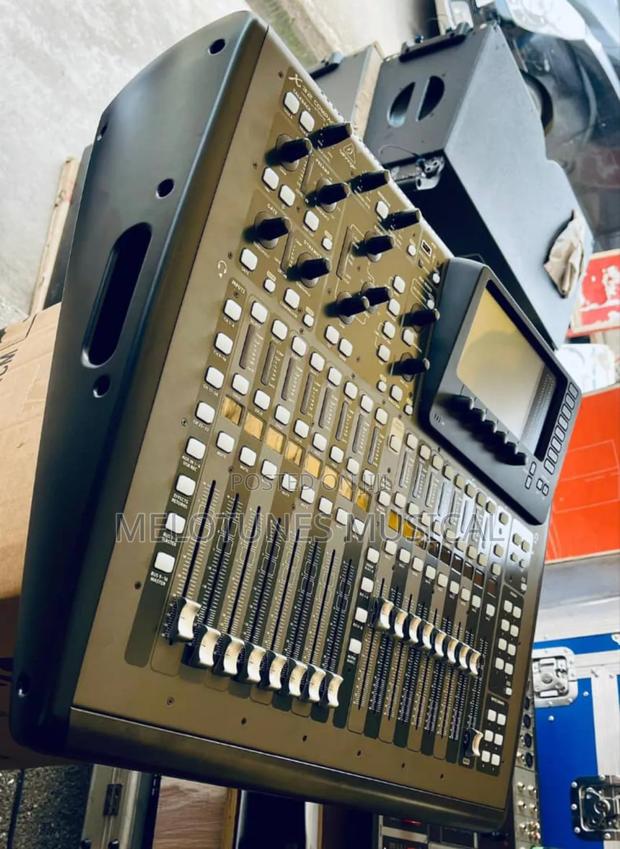 Behringer X32 Compact 40-Channel Digital Mixer. · Photo 1