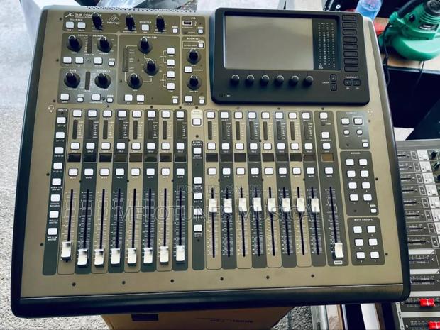 Behringer X32 Compact 40-Channel Digital Mixer. · Photo 2