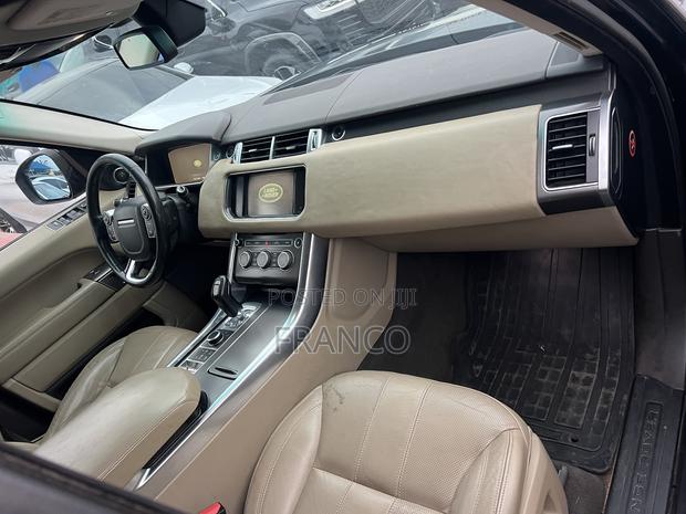 Land Rover Range Rover Sport SE 4dr SUV 4WD (3.0L 6cyl S/C 8A) 2014 · Photo 2