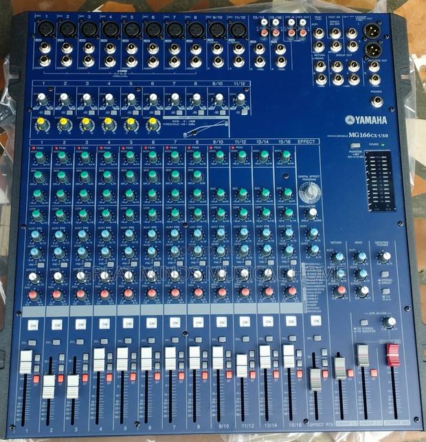 Yamaha Mg166 Cx 16 Channels Mixing Console · Photo 1