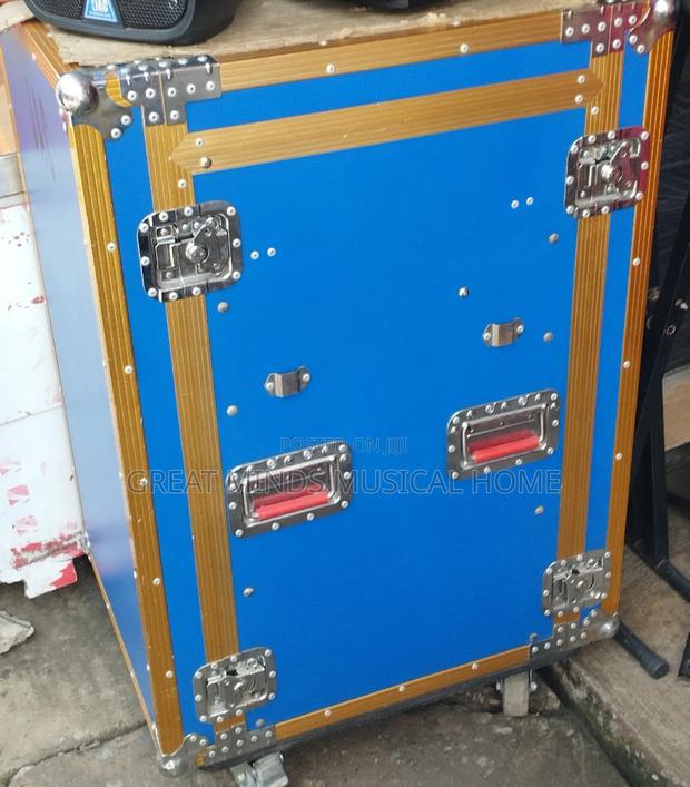 Jac 16units Amp Rack · Photo 2