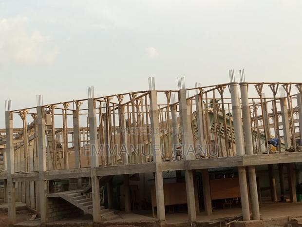 The Expert Carpenter Available · Photo 1