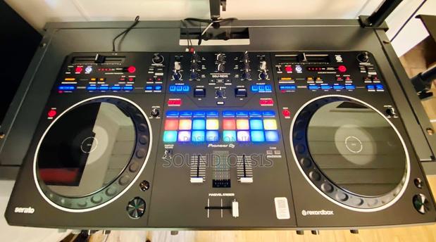 Pioneer Dj DDJ-Rev5 4-Deck Dj Controller · Photo 3