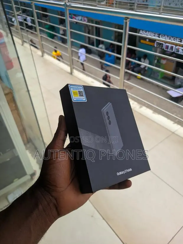 New Samsung Galaxy Z Fold6 256 GB Black · Photo 1