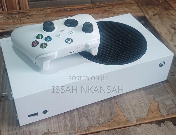 Xbox Series (S) · Photo 1