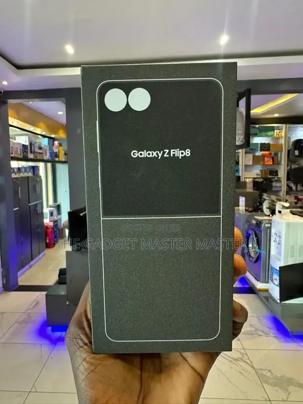 New Samsung Galaxy Z Flip8 512 GB Gray · Photo 1