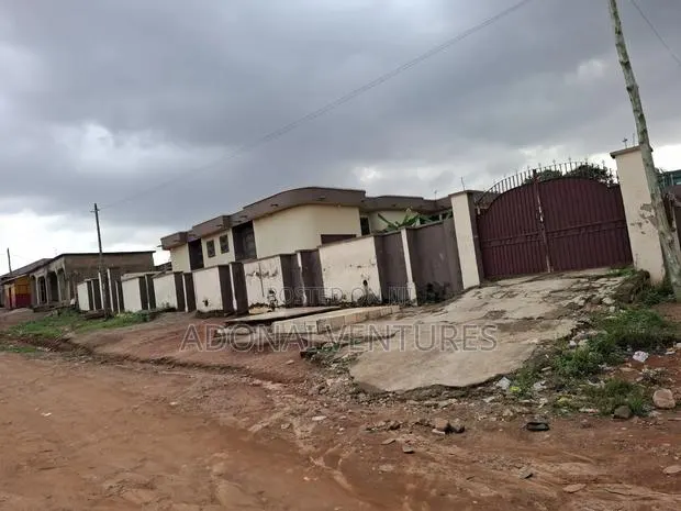 A Plot of Land for Sale in Buokrom Estate · Photo 1