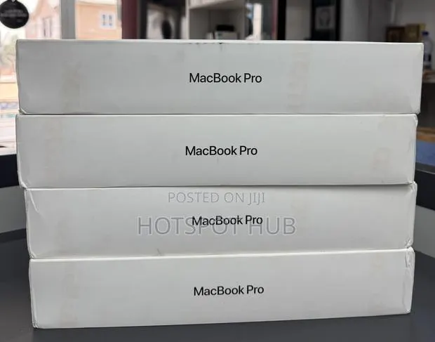 New Laptop Apple MacBook Pro 2025 M5 24GB Apple M5 SSD 1T · Photo 1