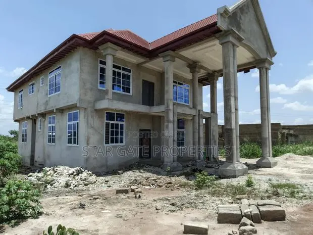 5bdrm House in Kumasi Ejisu Road for sale · Photo 1