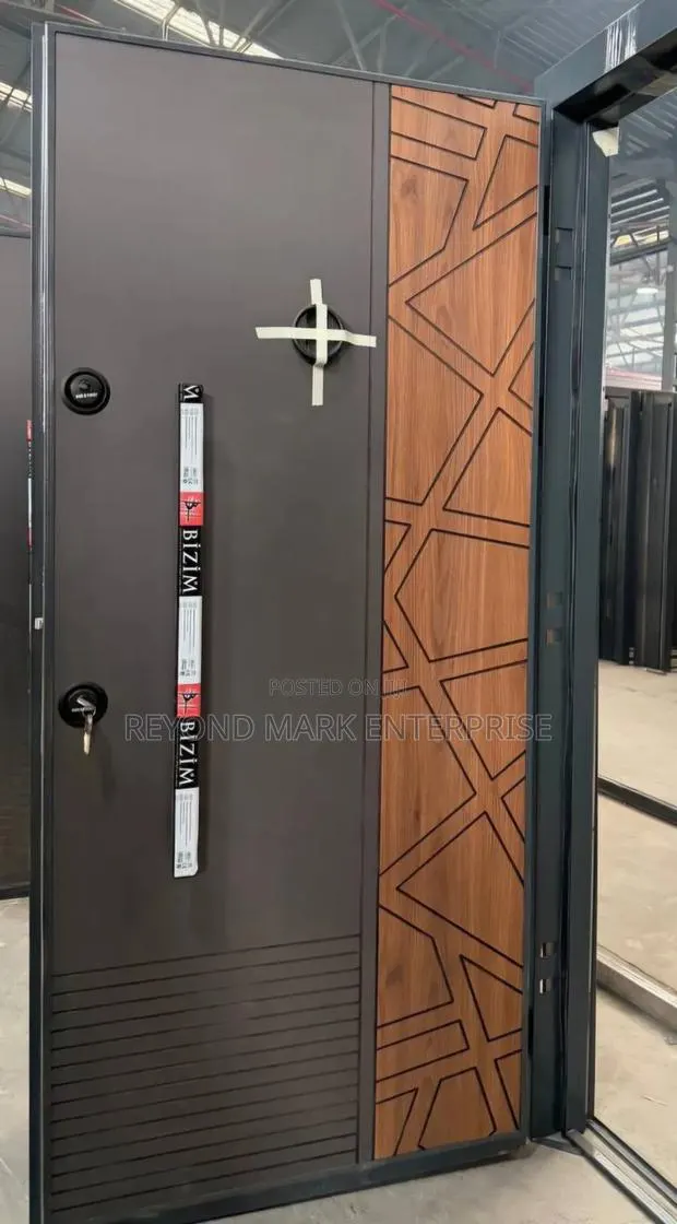 Luxury Single Door, · Photo 1