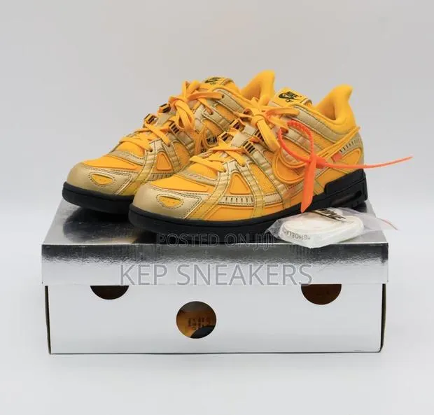 Off-White X Nike Air Rubber Dunk "University Gold" · Photo 1