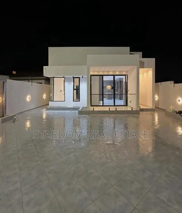 3bdrm Bungalow in Lakeside Estate for sale · Photo 1