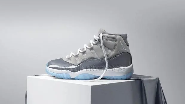Air Jordan 11 Retro · Photo 1