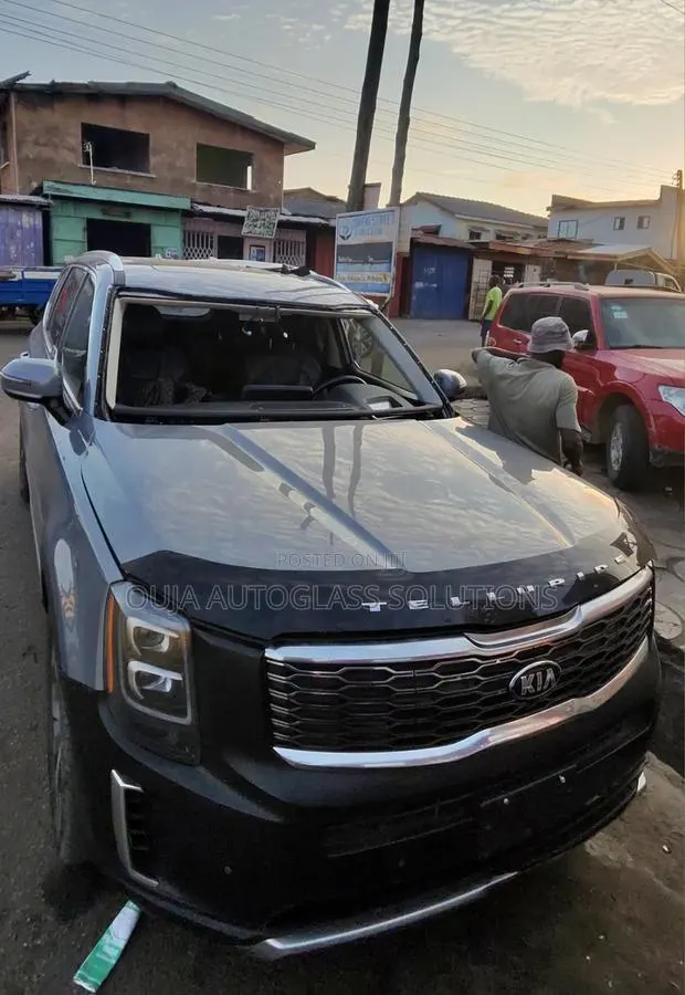 2020 Kia Telluride Windscreen Available · Photo 1