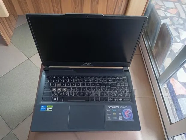 Laptop MSI Cyborg 15 16GB Intel Core i5 SSD 512GB · Photo 1